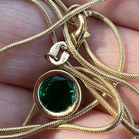 VINTAGE 14K YELLOW GOLD SYNTHETIC EMERALD SOLITAIRE PENDANT SNAKE CHAIN NECKLACE - Picture 12 of 16